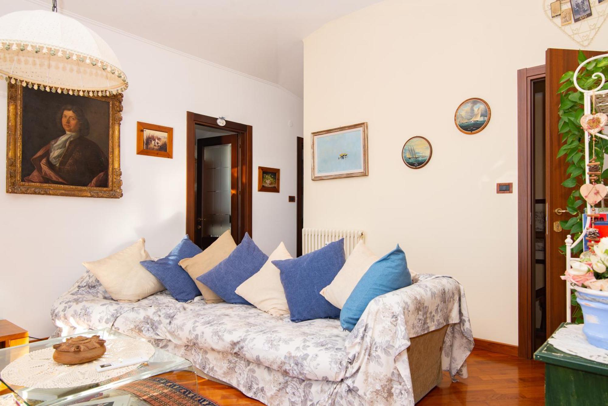 La Mansarda Delle Meraviglie B&B Superior Триест Экстерьер фото